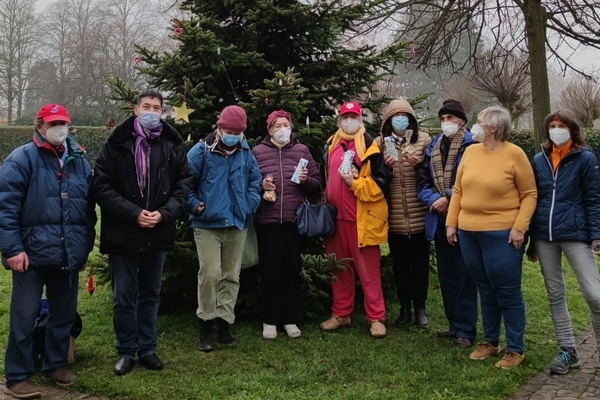 B&uuml;rgermeister Markus Hollemann zu Besuch beim �Offenen Mittagstisch� der evangelischen Kirchengemeinde Denzlingen (15.12.2021)