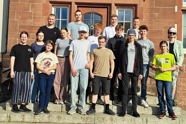 Die aktuellen Jugendgemeinderte (JGR) mit den Kandidierenden. Foto: Jugendpflege Denzlingen.