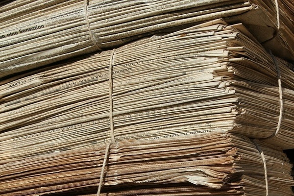 Gebündeltes Altpapier