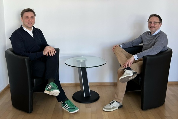 B&uuml;rgermeister Fabian Nitz und EGD Schulleiter Gernot Oberbauer im Gespr&auml;ch im Denzlinger Rathaus. Foto: Melanie Lackner, Gemeinde Denzlingen